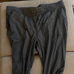 Lululemon new without tag size 20 dance studio pants